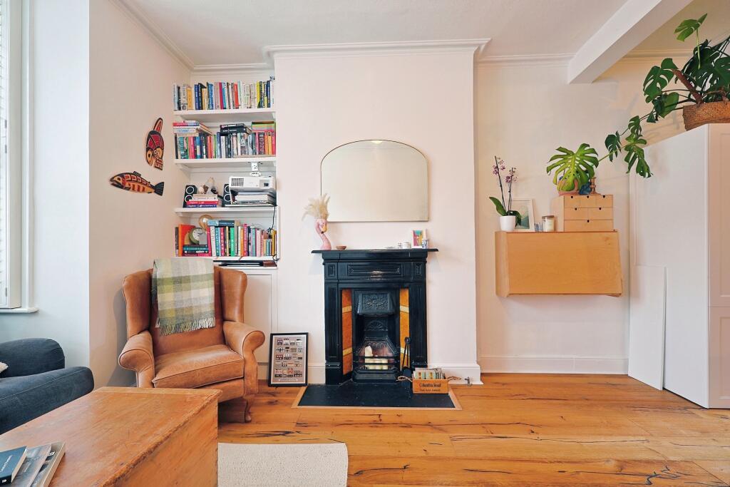 1 bedroom flat for rent in Sulgrave Road, W6