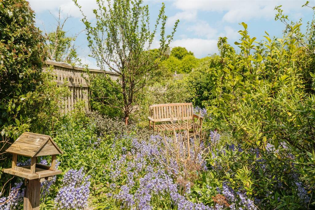 2 bedroom house for sale in Tetbury Street, Minchinhampton., GL6