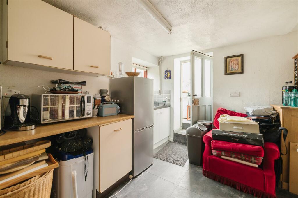 2 bedroom house for sale in Tetbury Street, Minchinhampton., GL6