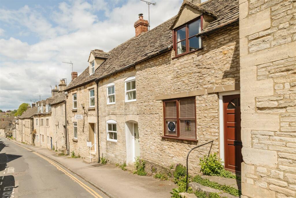 2 bedroom house for sale in Tetbury Street, Minchinhampton., GL6
