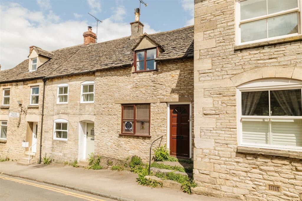 2 bedroom house for sale in Tetbury Street, Minchinhampton., GL6