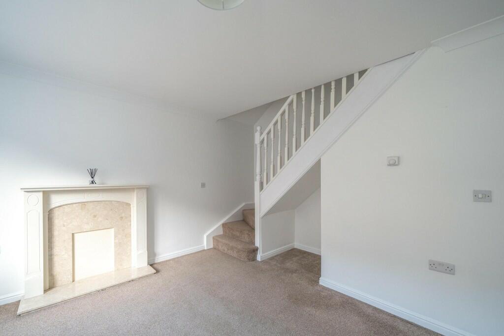 2 bedroom mews property for rent in Eastgate, Macclesfield, Cheshire, SK10