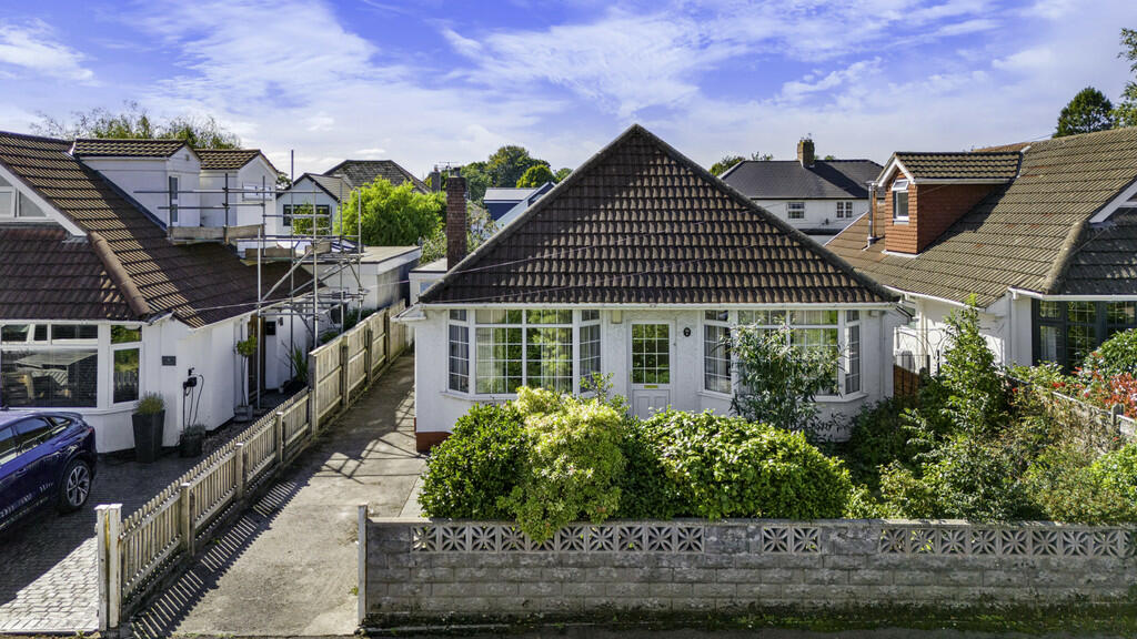 3 bedroom detached bungalow for sale in Lon-y-deri, Rhiwbina, Cardiff, CF14