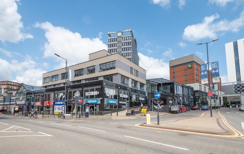 High street retail property to lease in Unit 15, Merrion Centre, Leeds ...