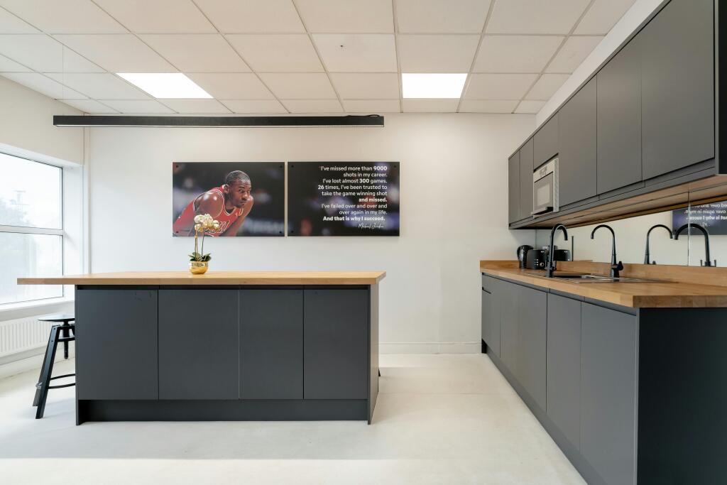 Communal Area 18.jpg