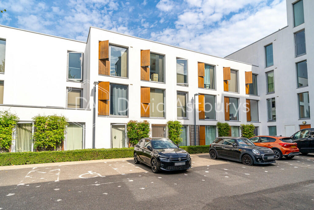 2 bedroom apartment for sale in Stadium Mews, Highbury Square, Highbury