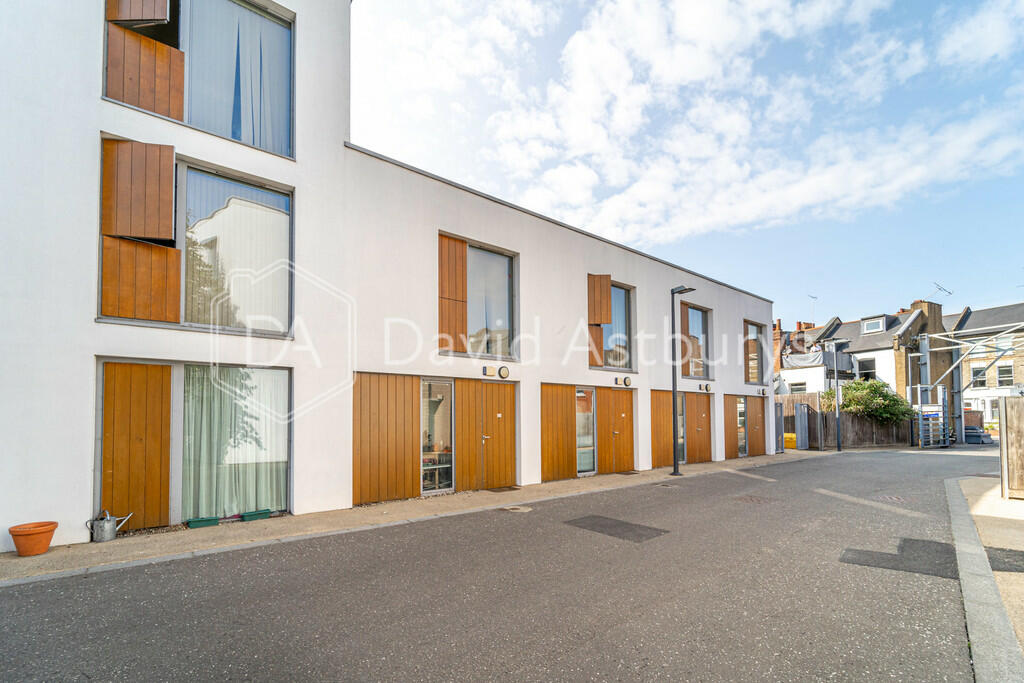2 bedroom terraced house for sale in Stadium Mews, Highbury Square