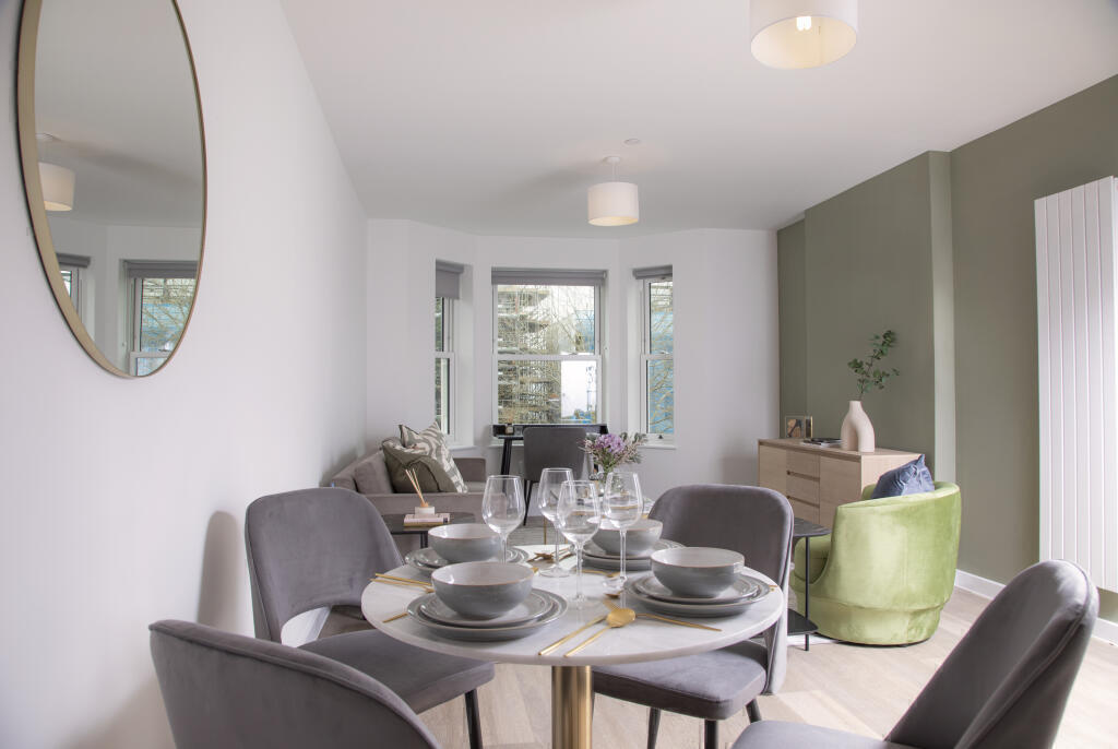 Main image of property: East Street, Farnham, Surrey, GU9