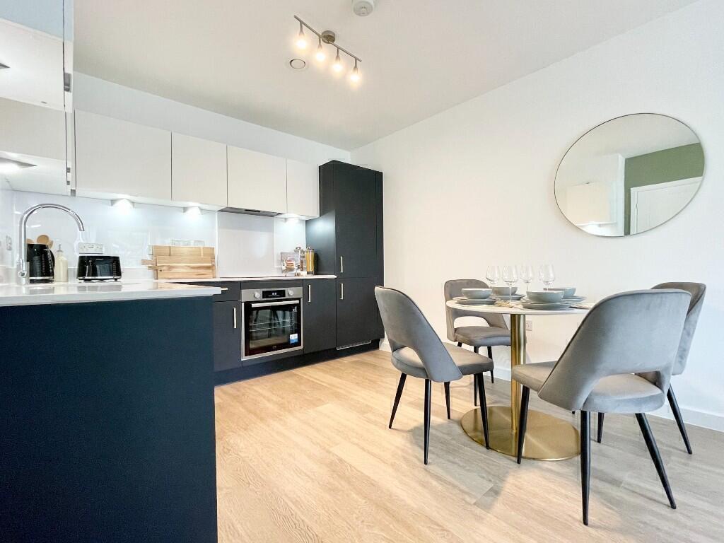 Main image of property: East Street, Farnham, Surrey, GU9