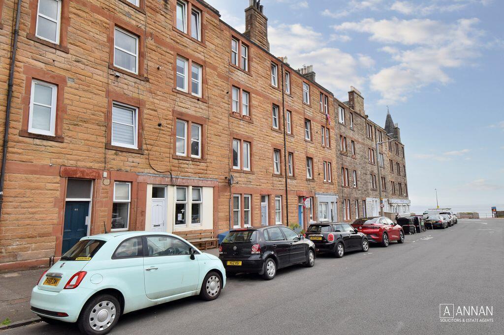 Main image of property: 44/9 Kings Road, Portobello, EH15 1DX