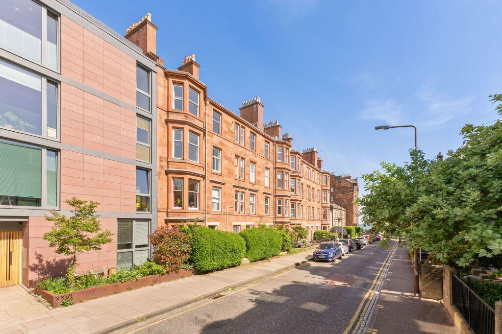 Main image of property: 30/8 Bath Street, Portobello, Edinburgh, EH15 1HD