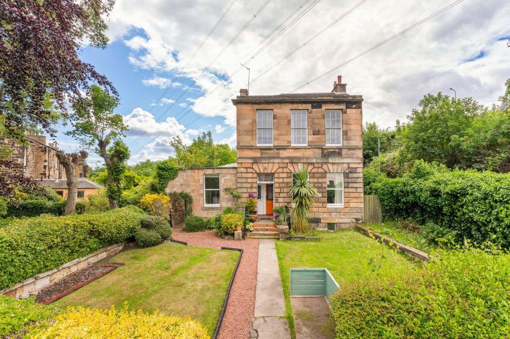 Main image of property: 37A Brighton Place, Portobello, EH15 1LY