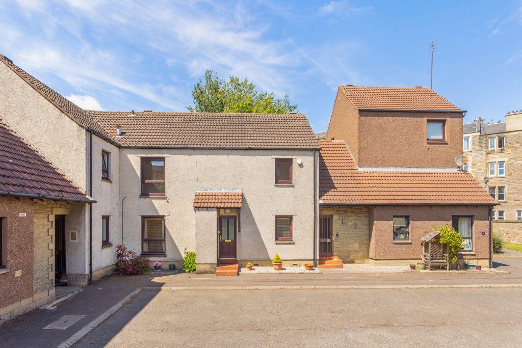 Main image of property: 13/1 Electra Place, Portobello, EH15 1UF