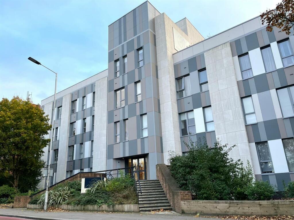 Block of apartments for sale in Kings Road, Reading, RG1