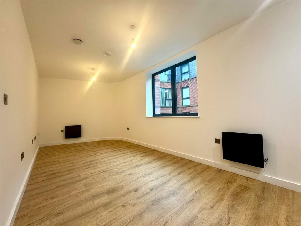 Additional property image - 6 Camden Drive, Birmingham
