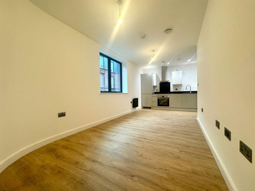 Additional property image - 6 Camden Drive, Birmingham