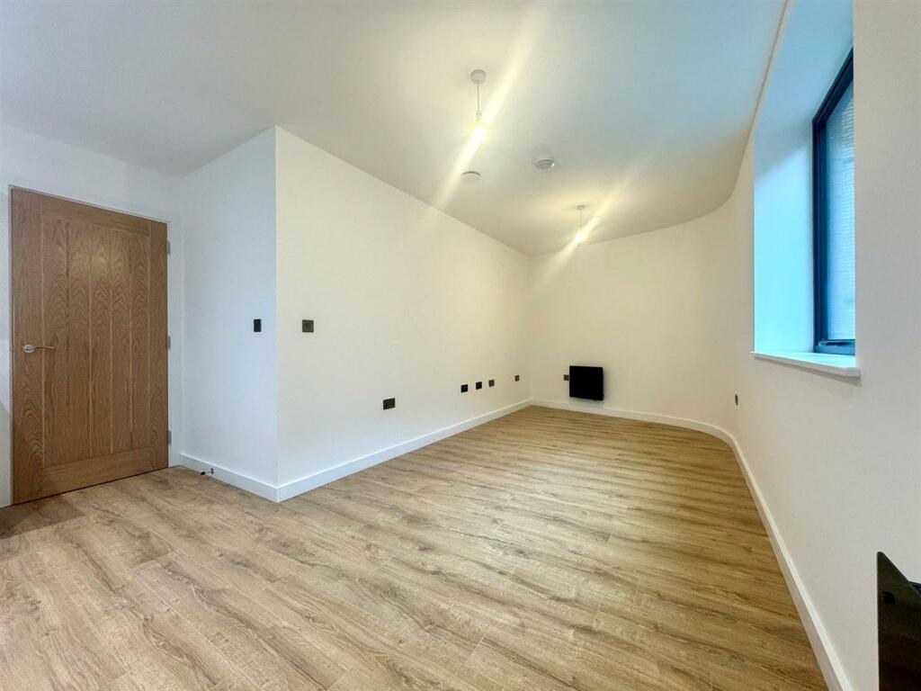 Additional property image - 6 Camden Drive, Birmingham