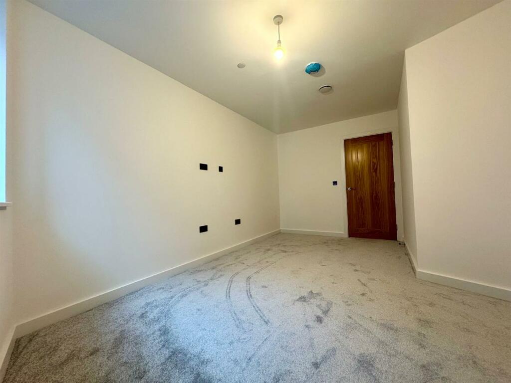 Additional property image - 6 Camden Drive, Birmingham