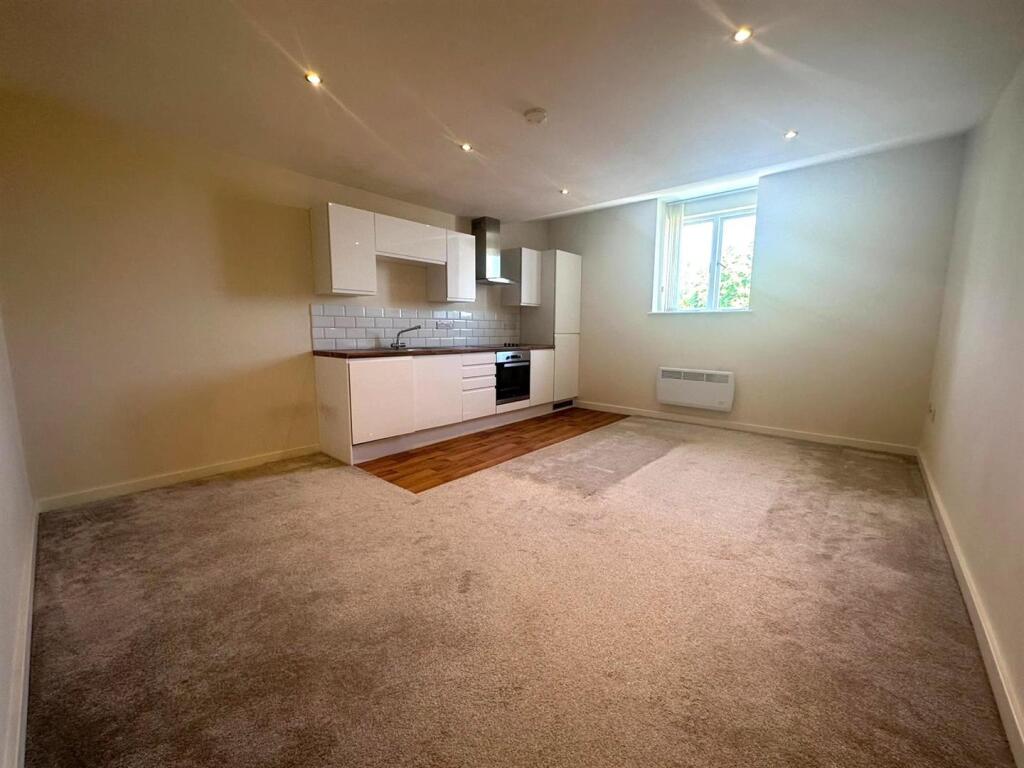 Main image of property: 51 Wharncliffe Road, Ilkeston