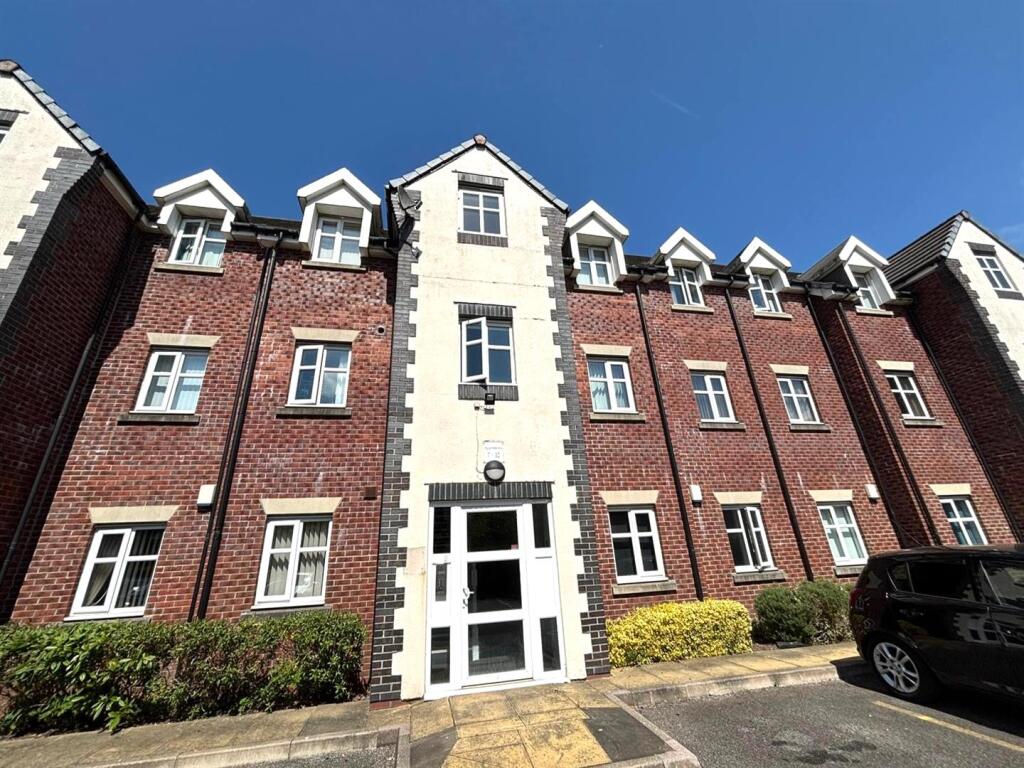 Main image of property: 555 Manchester Road, Wardley, Manchester
