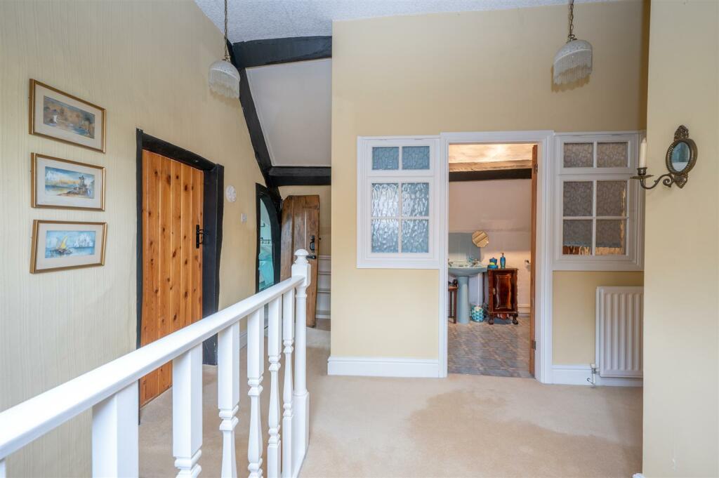 4 bedroom house for sale in Henley Street, Alcester, B49