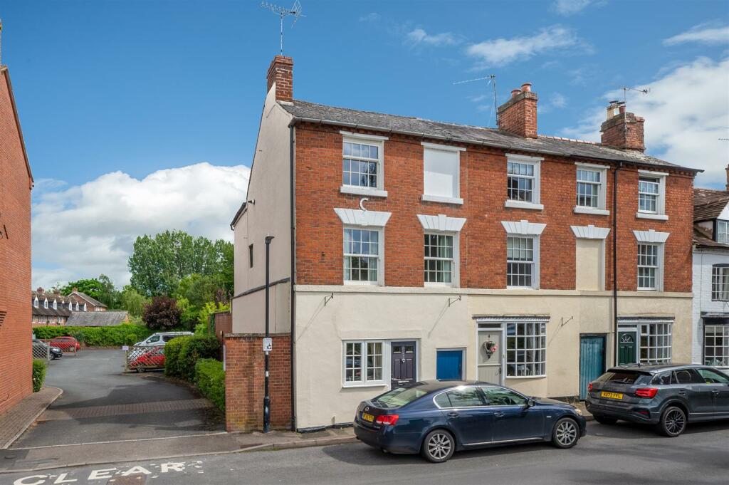 4 bedroom town house for sale in Bleachfield Street, Alcester, B49