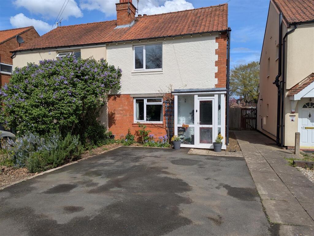 Main image of property: Knights Lane, Tiddington, Stratford-Upon-Avon