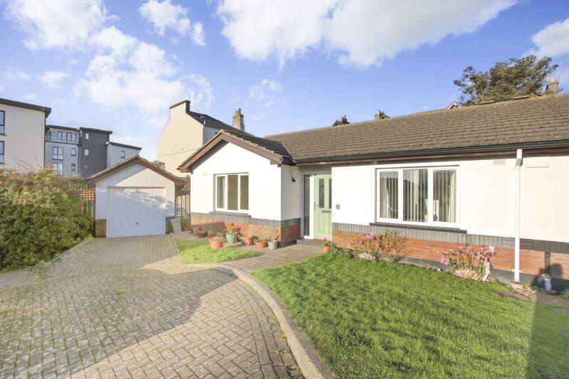 Main image of property: 5 Links Close, Port Erin, IM9 6LT