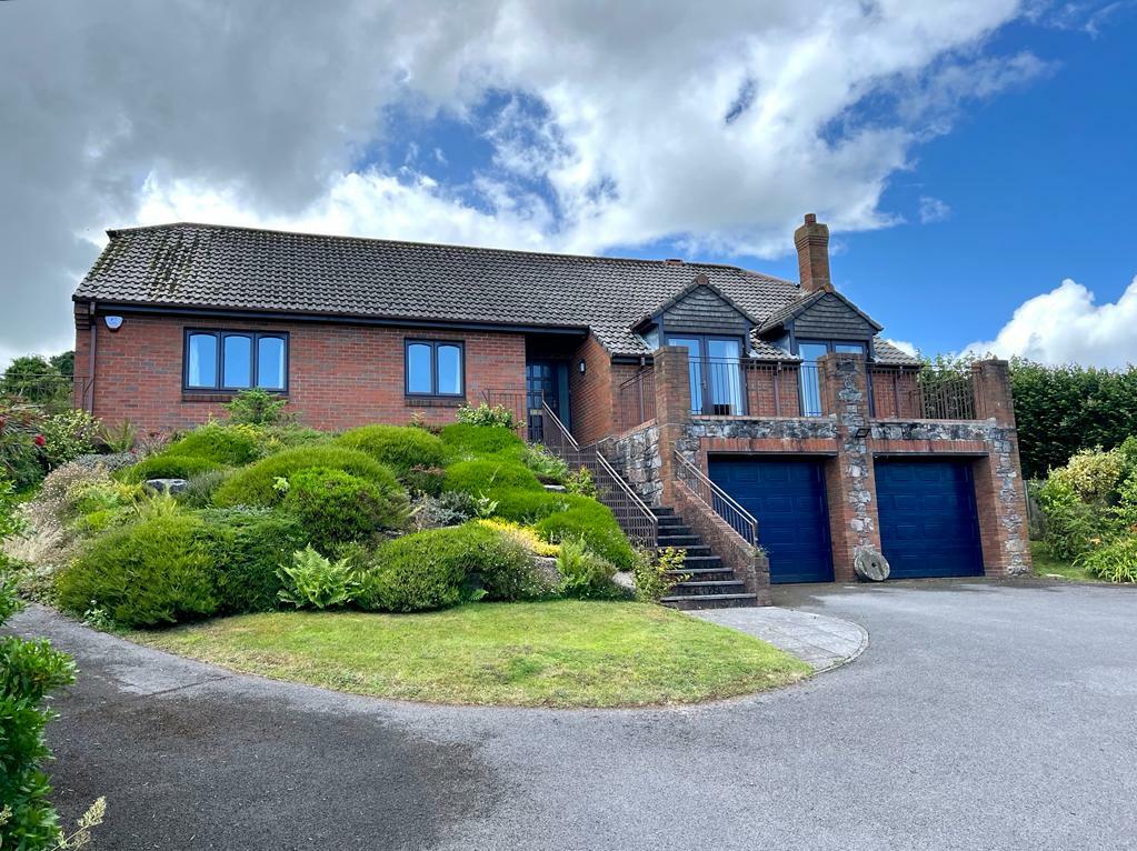 3 bedroom detached house for sale in Abbots Way, Minehead, Somerset, TA24