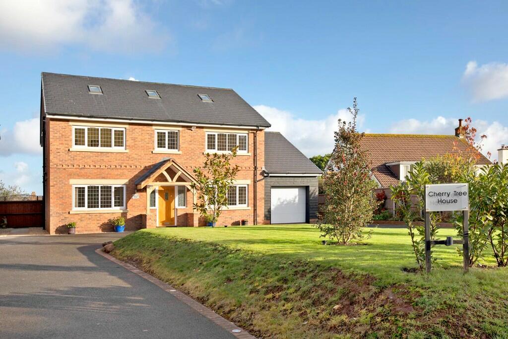 6 bedroom detached house for sale in Hopcott Road, Minehead, Somerset, TA24