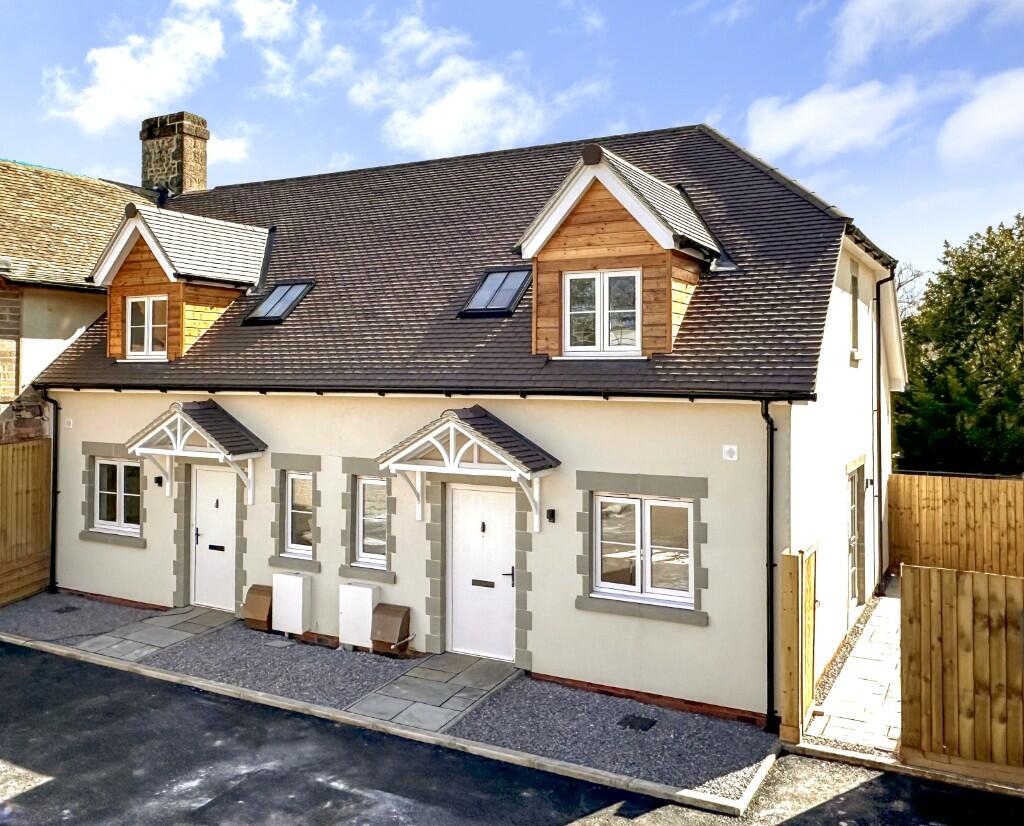 2 bedroom semidetached house for sale in Periton Mead, Minehead