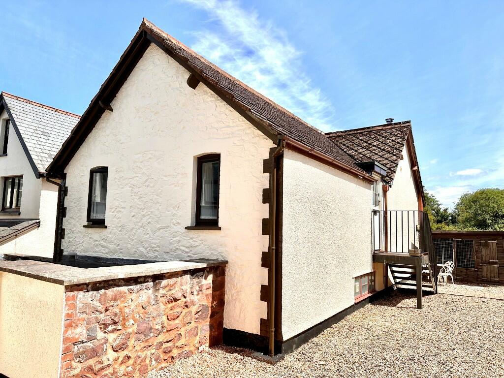 2 bedroom flat for sale in Hopcott Road, Minehead, Somerset, TA24