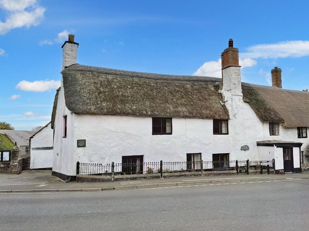 5 bedroom cottage for sale in High Street, Porlock, TA24