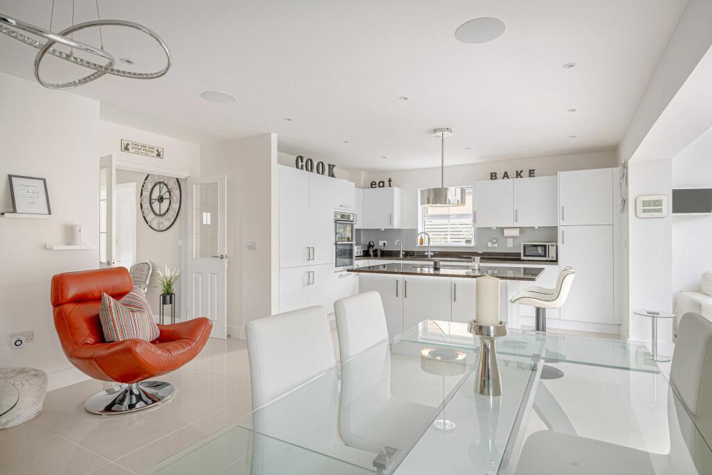Additional property image - Gill Edge, Stansted, CM24