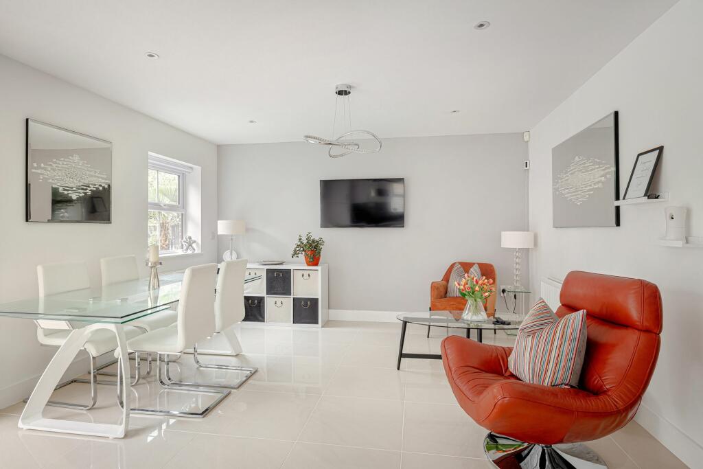 Additional property image - Gill Edge, Stansted, CM24