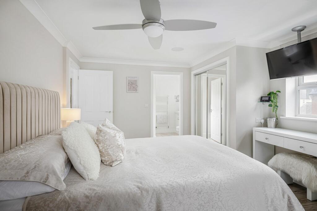 Additional property image - Gill Edge, Stansted, CM24