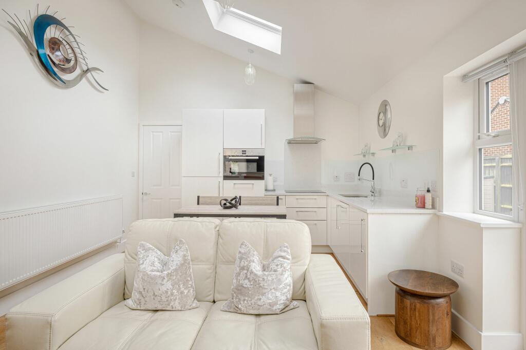 Additional property image - Gill Edge, Stansted, CM24