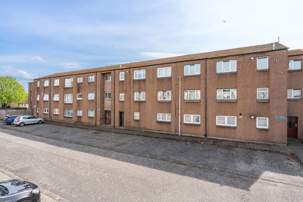 Main image of property: 16 Lumley Court, Grangemouth, FK3
