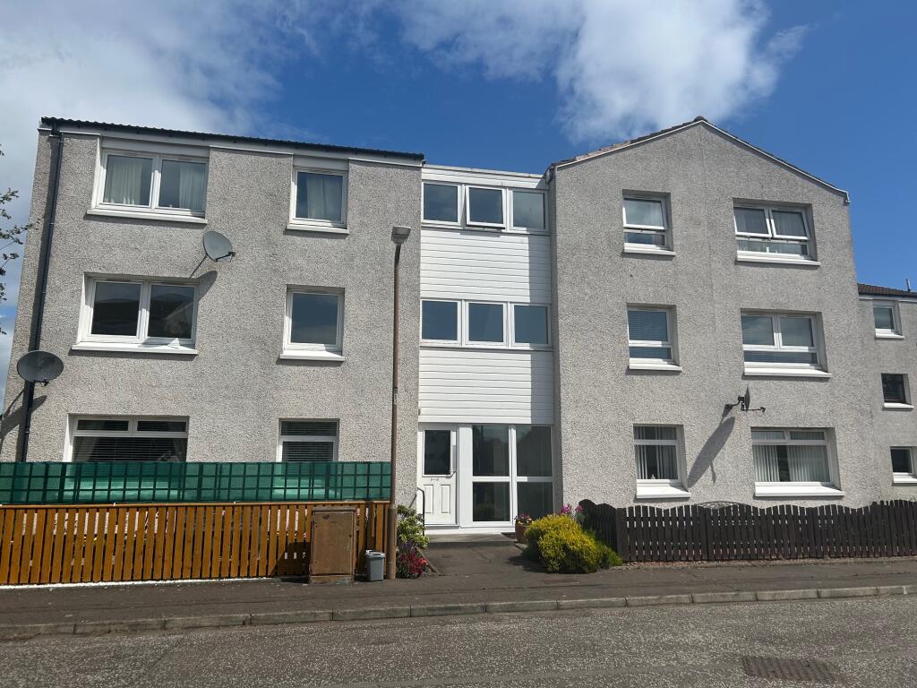 Main image of property: 12 Ure Court, Grangemouth, FK3
