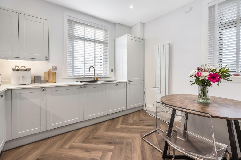 Main image of property: 45, Oswald Avenue, Grangemouth, Falkirk, FK3