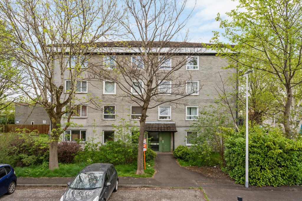 Main image of property: 28 Glenbervie Road, Grangemouth, FK3