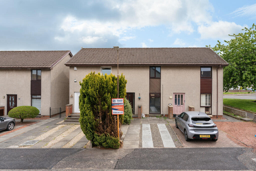 Main image of property: 32 North Bank Park , Bo'ness, EH51