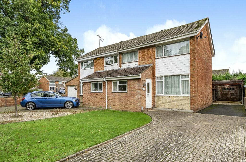 3 bedroom semidetached house for sale in Verney Close, Covingham