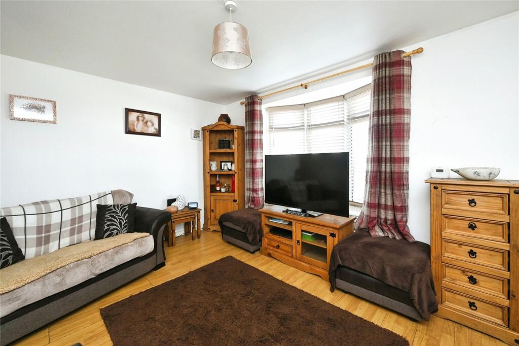 3 bedroom semidetached house for sale in Whitewater Road, New Ollerton