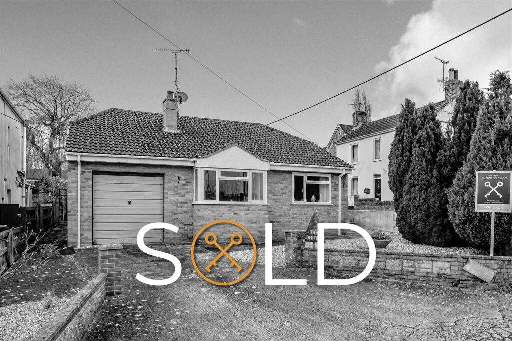 2 bedroom bungalow for sale in The Conifers, Markham Road, Wroughton