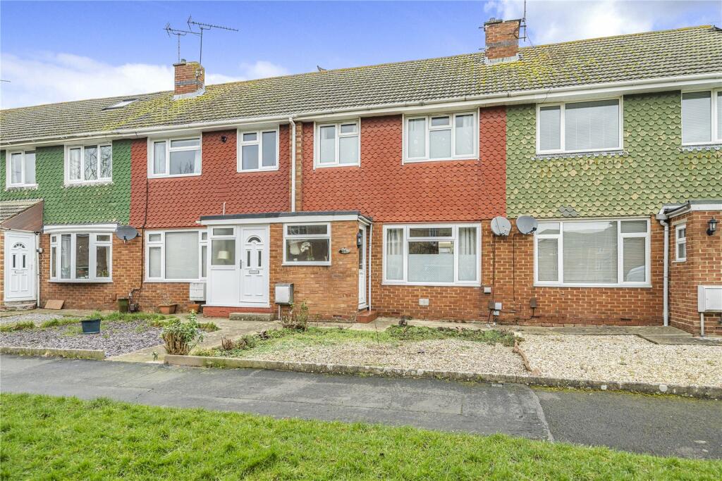 3 bedroom terraced house for sale in Gayton Way, Coleview, Swindon