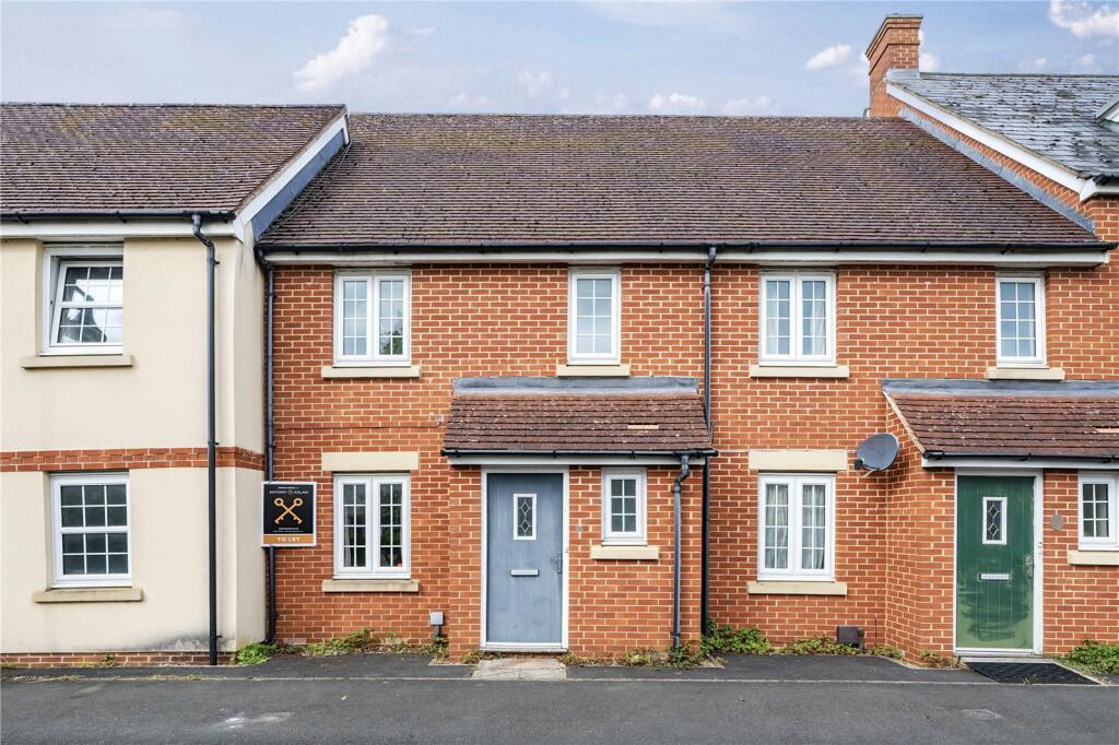 3 bedroom terraced house for sale in Maida Vale, Haydon End, Swindon, Wiltshire, SN25