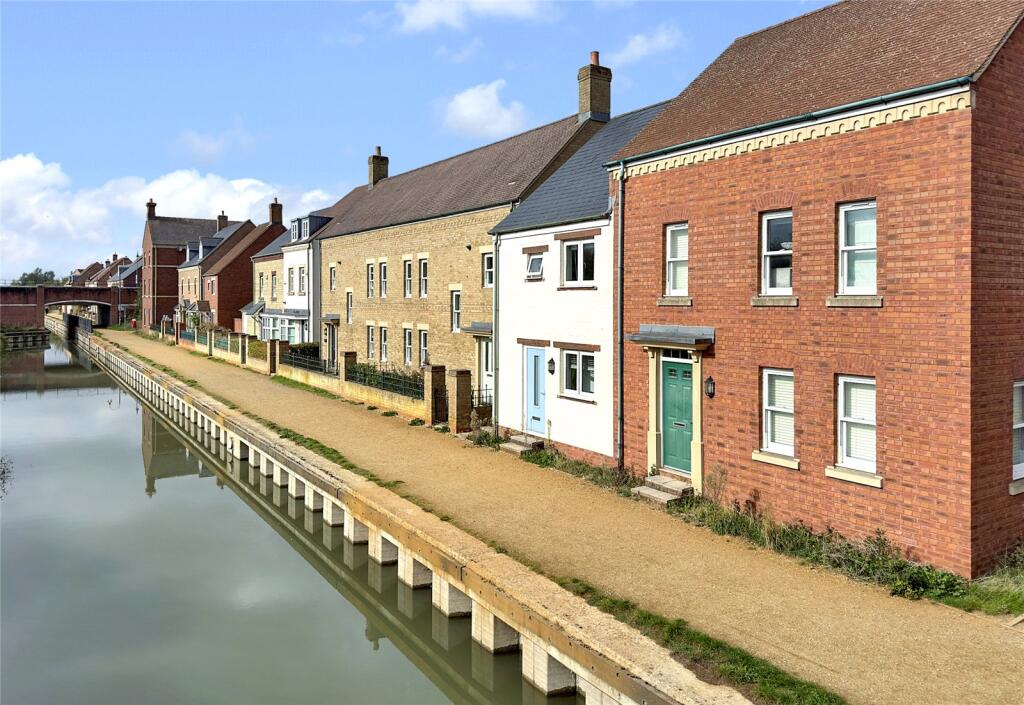 Main image of property: Mattocks Path, East Wichel, Swindon, Wiltshire, SN1