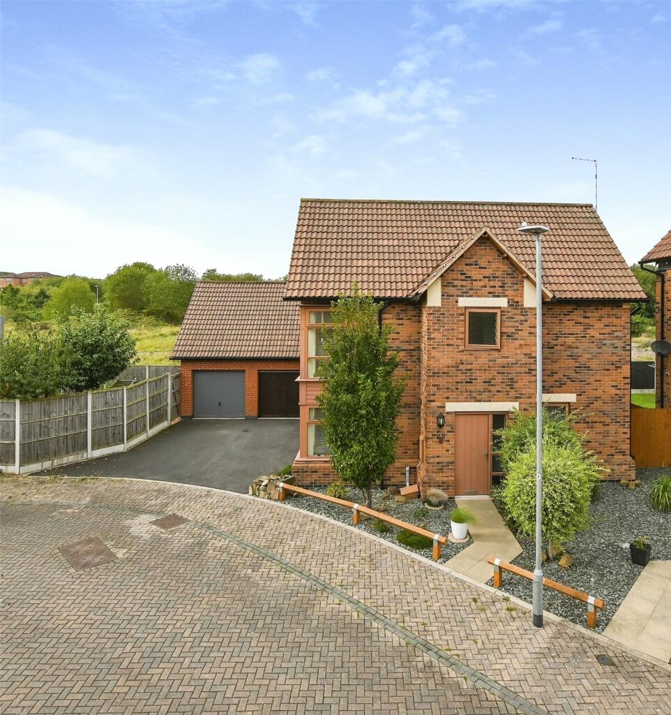 3 bedroom detached house for sale in Lavender Close, New Ollerton