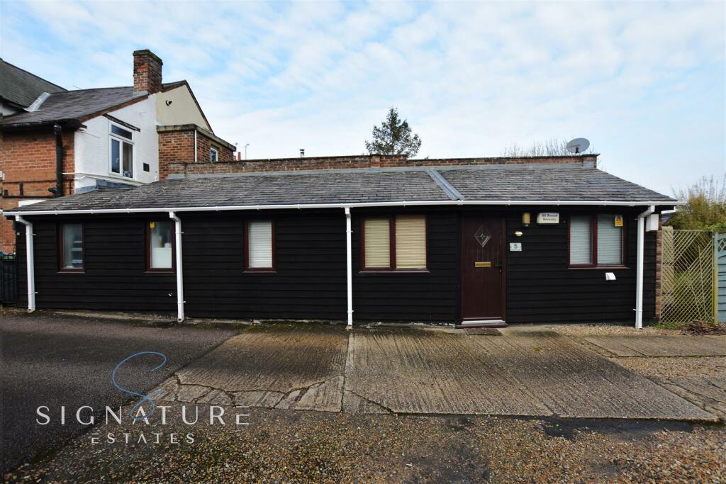 Commercial property for rent in Dove Court, Aylesbury Road, Aston